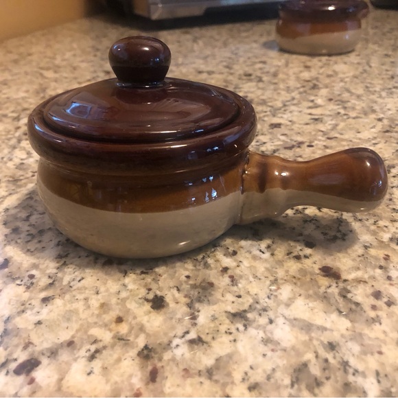 Ceramic French Onion Soup Crock Bowls W/ Handle and lids. Set of 2 - Picture 1 of 9